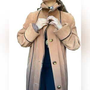 Light Camel Coat – Minimalist, Elegant, Faux Leather Trim  - Medium